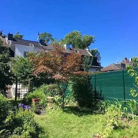 Messe With 2 Bedrooms, Kitchen And Garden Apartment Dusseldorf