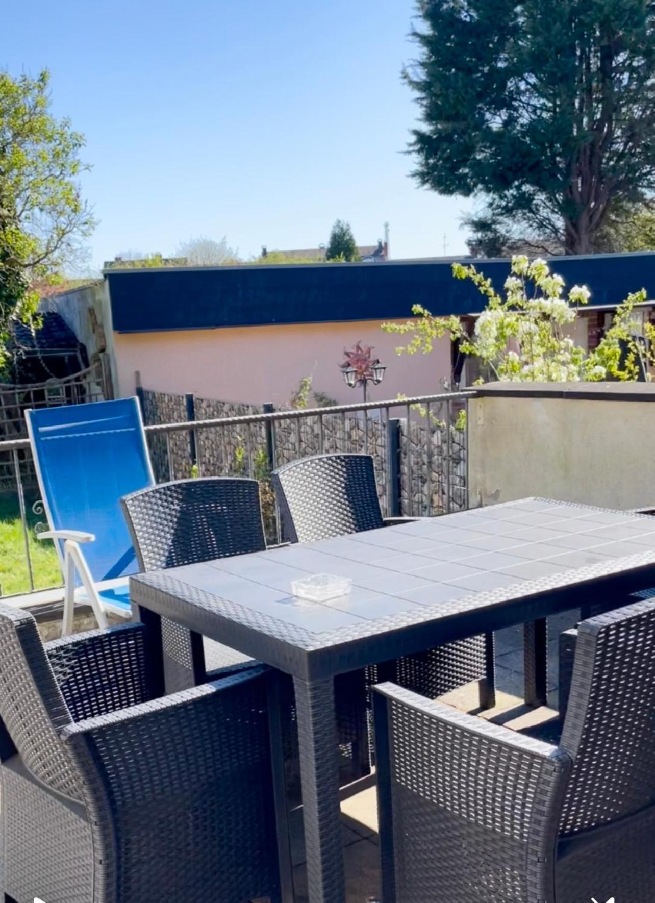 Messe With 2 Bedrooms, Kitchen And Garden Apartment *