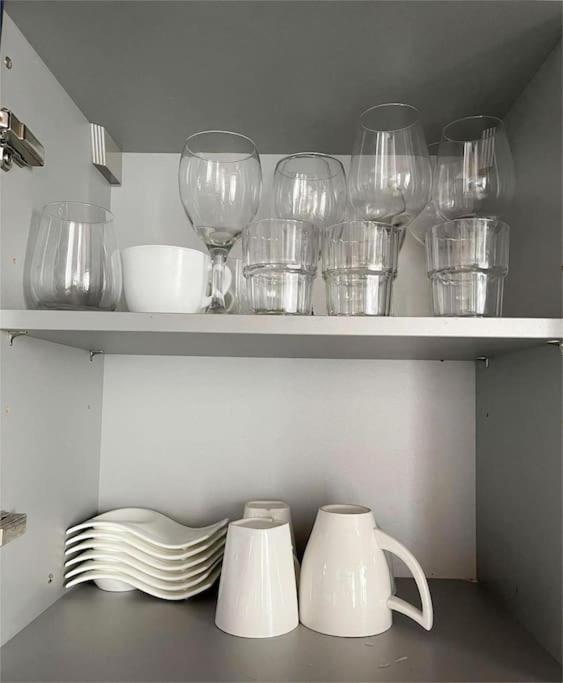 Messe With 2 Bedrooms, Kitchen And Garden