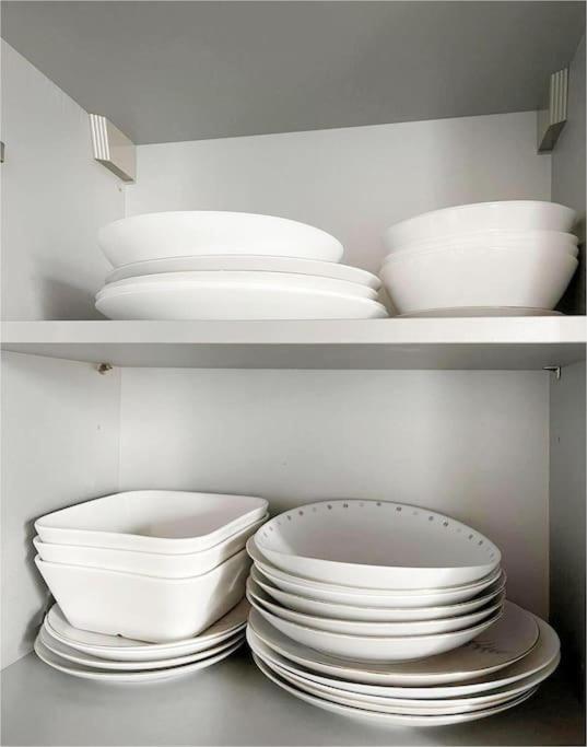 Messe With 2 Bedrooms, Kitchen And Garden