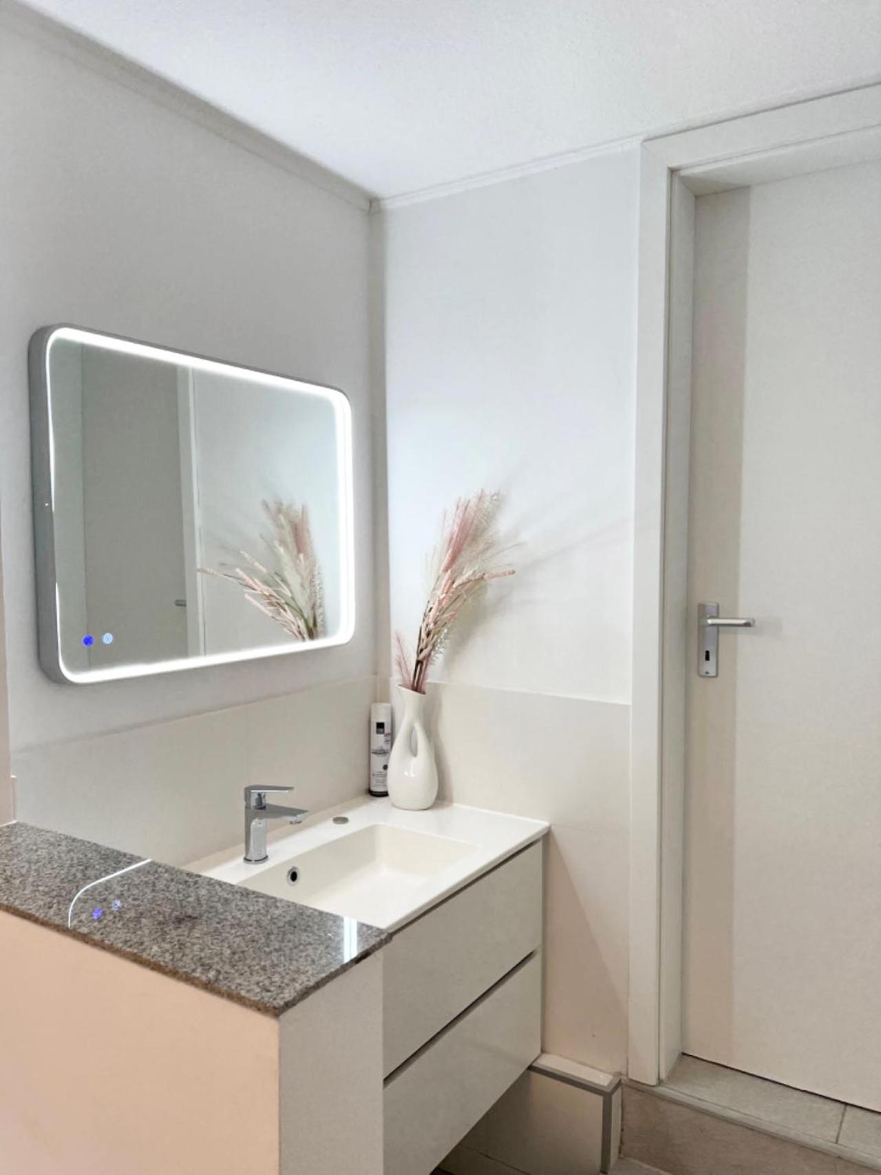 Apartment Messe With 2 Bedrooms, Kitchen And Garden Dusseldorf