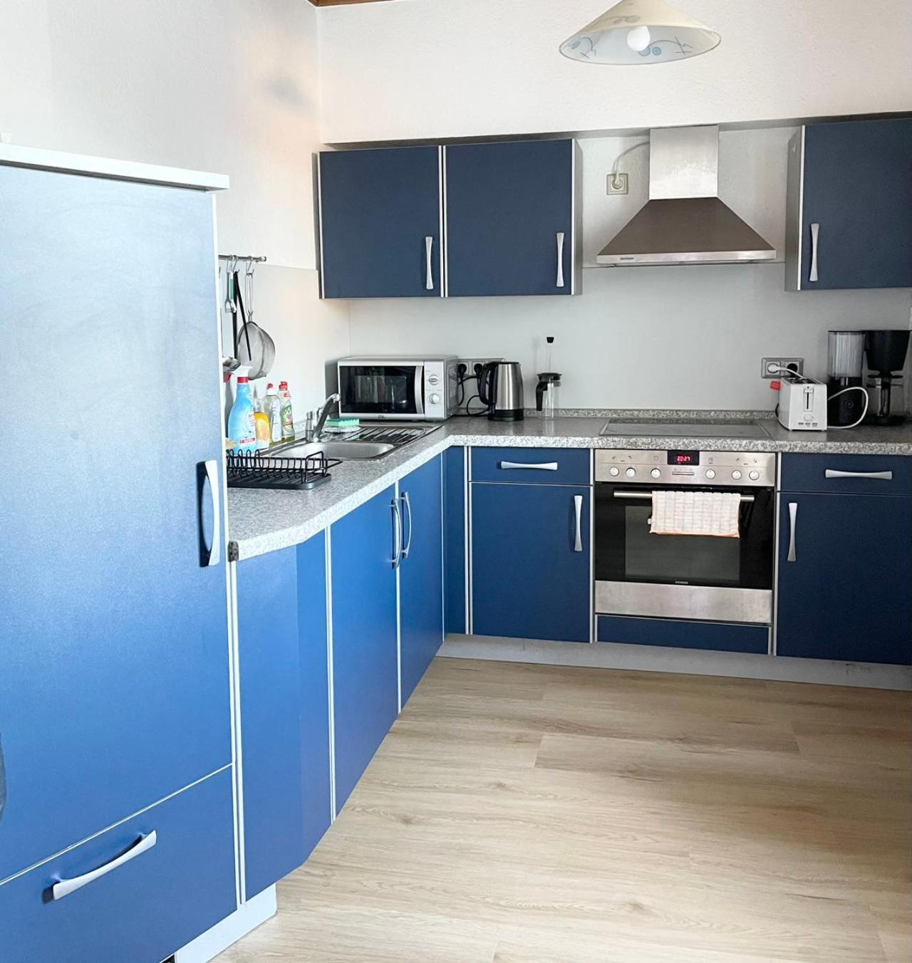 Messe With 2 Bedrooms, Kitchen And Garden Dusseldorf